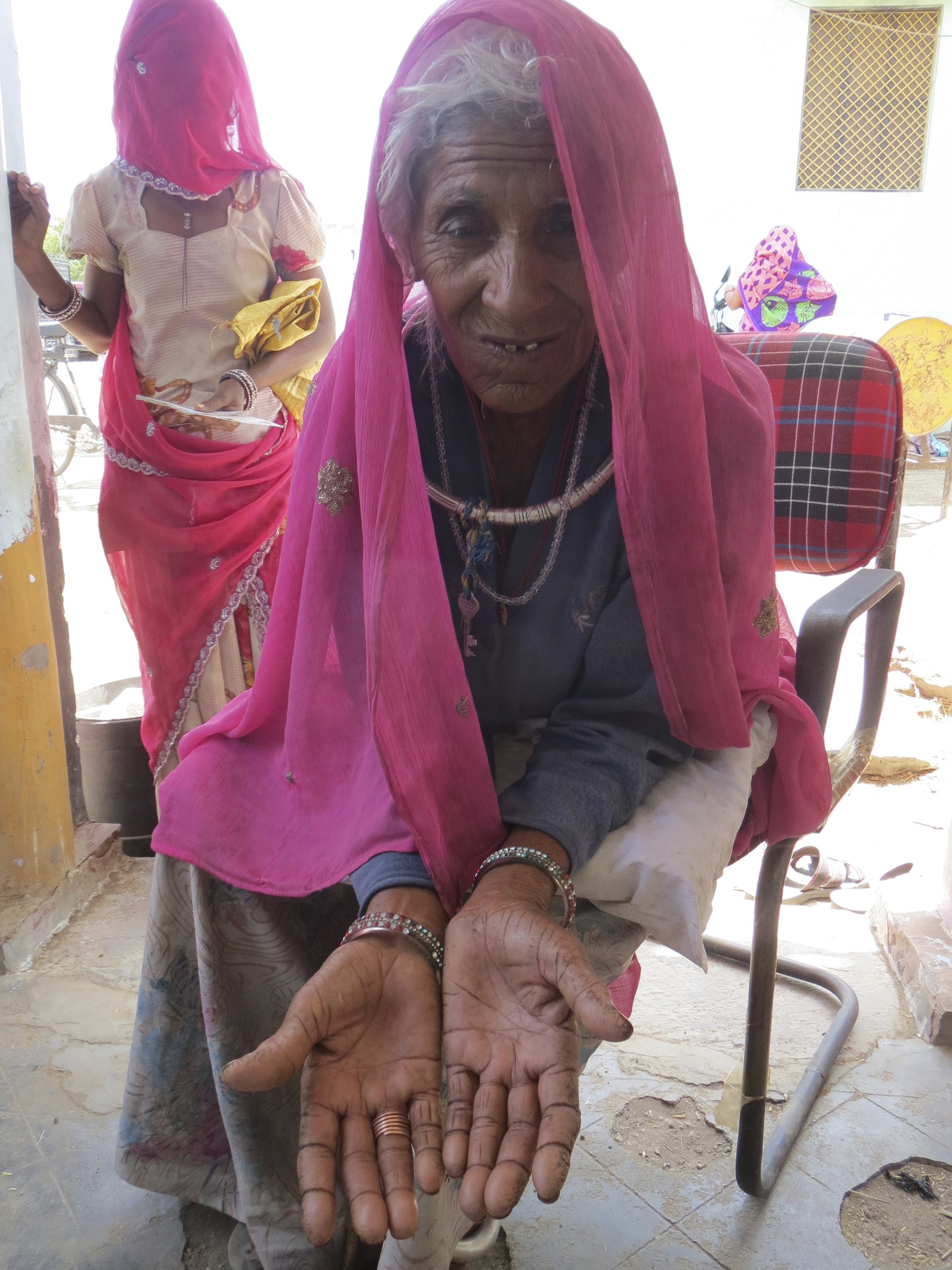 Hanja Devi, a ration card holder in Daulatpura in Ajmer, Rajasthan had made three trips that month to the ration shop in an effort to get her fingrprints authenticated in Aadhaar. Her fingerprints mismatch repeatedly.